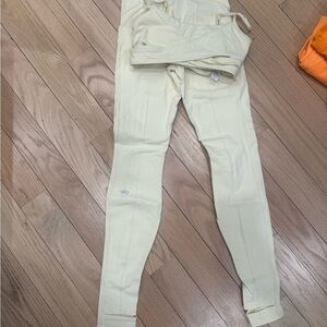 Alo “French Vanilla” Leggings and Sports Bra Set XS